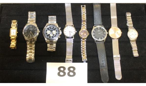 8 diverse horloges
